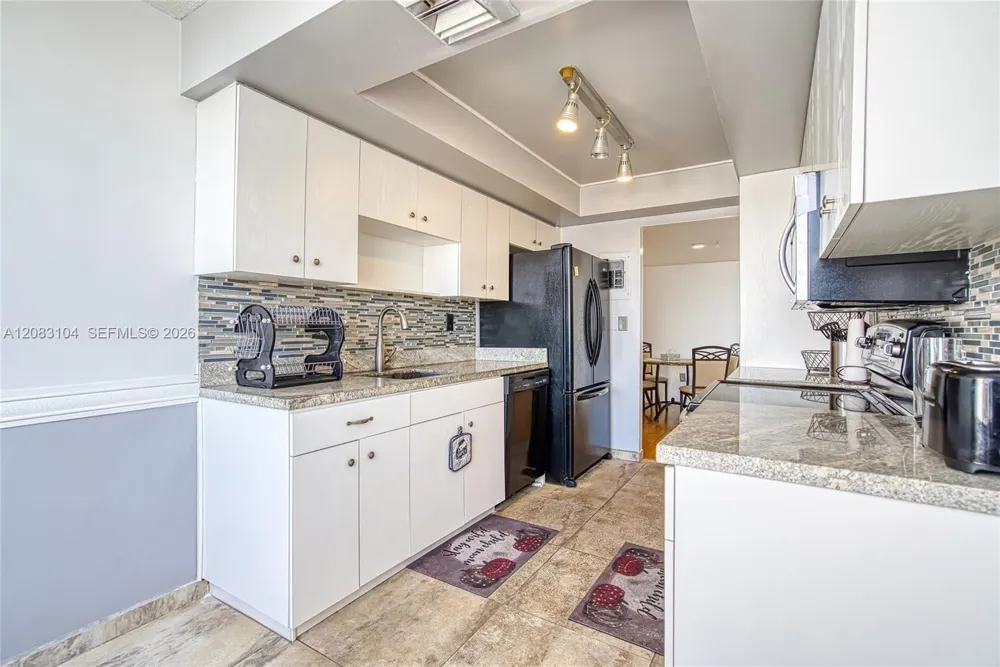 18021 Biscayne Blvd #1604 Aventura, FL 33160