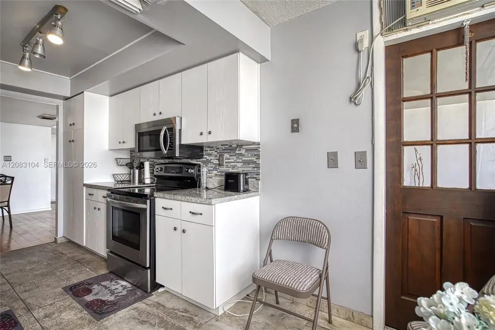 18021 Biscayne Blvd #1604 Aventura, FL 33160