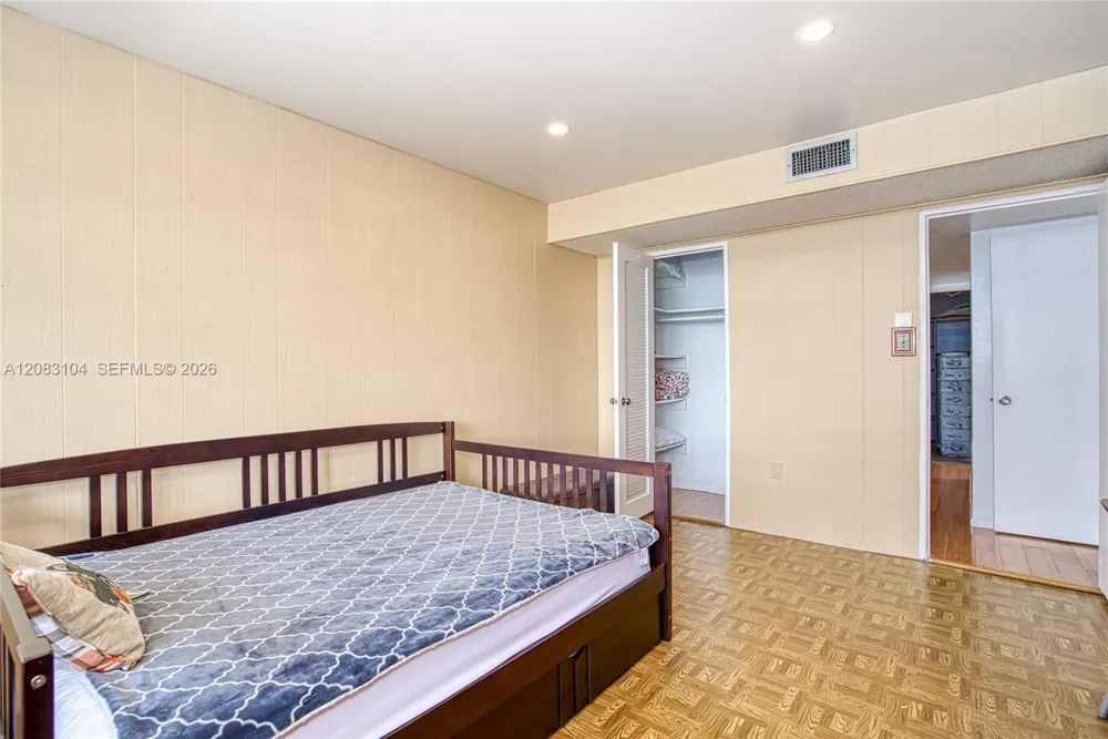 18021 Biscayne Blvd #1604 Aventura, FL 33160