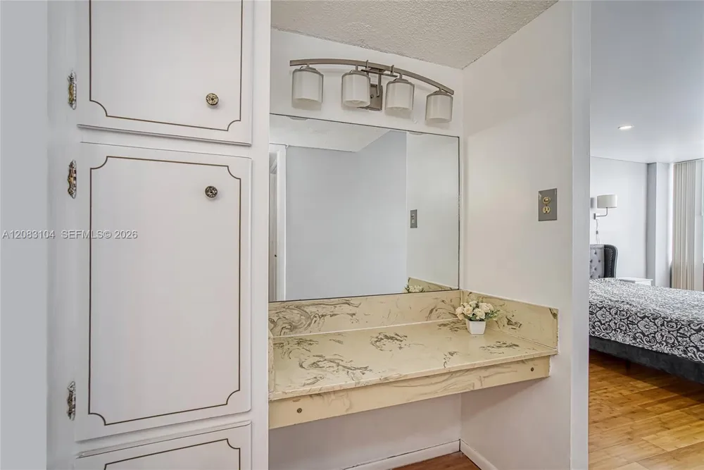 18021 Biscayne Blvd #1604 Aventura, FL 33160