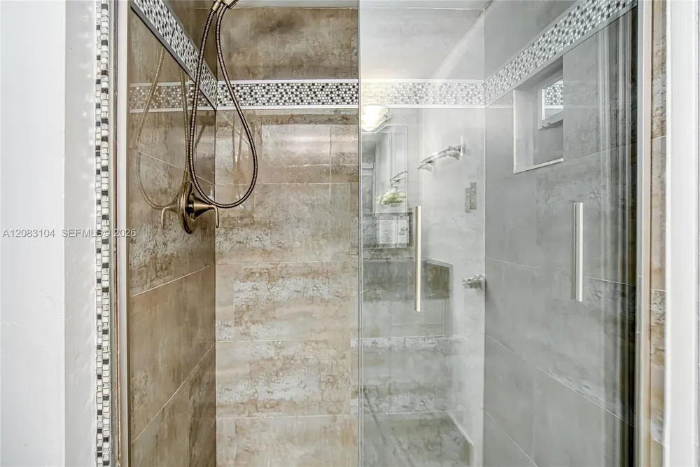 18021 Biscayne Blvd #1604 Aventura, FL 33160