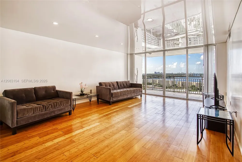 18021 Biscayne Blvd #1604 Aventura, FL 33160