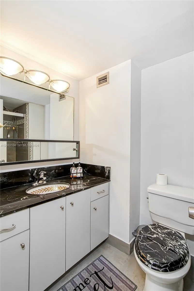 18021 Biscayne Blvd #1604 Aventura, FL 33160