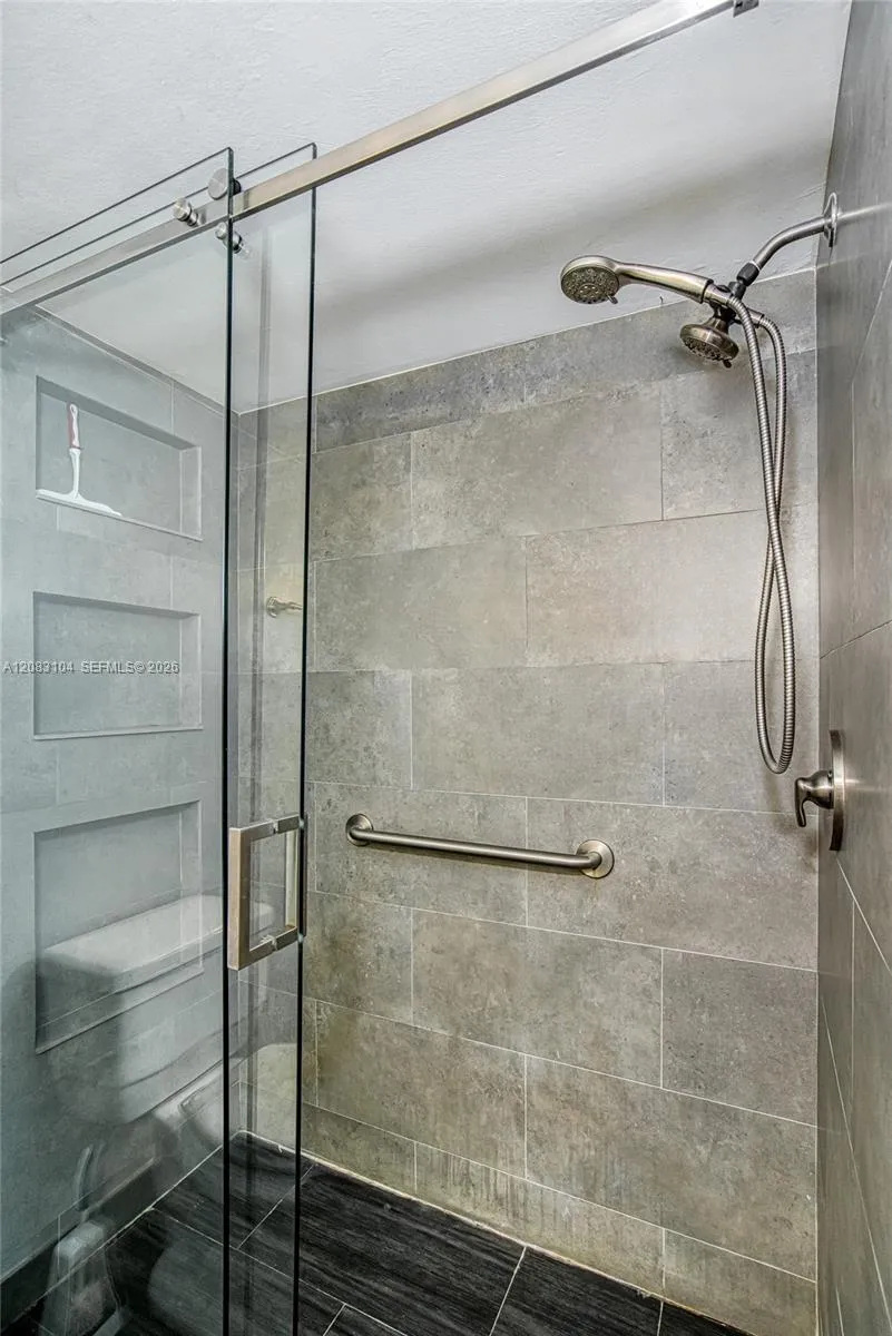 18021 Biscayne Blvd #1604 Aventura, FL 33160
