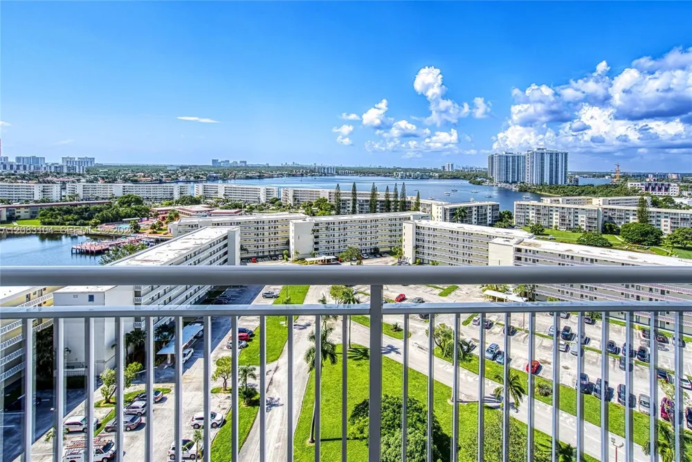 18021 Biscayne Blvd #1604 Aventura, FL 33160