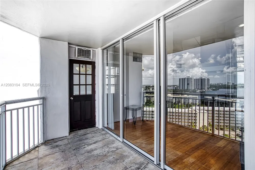 18021 Biscayne Blvd #1604 Aventura, FL 33160