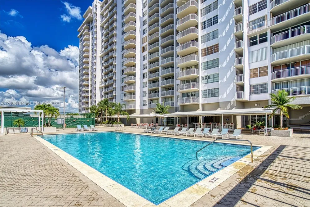 18021 Biscayne Blvd #1604 Aventura, FL 33160