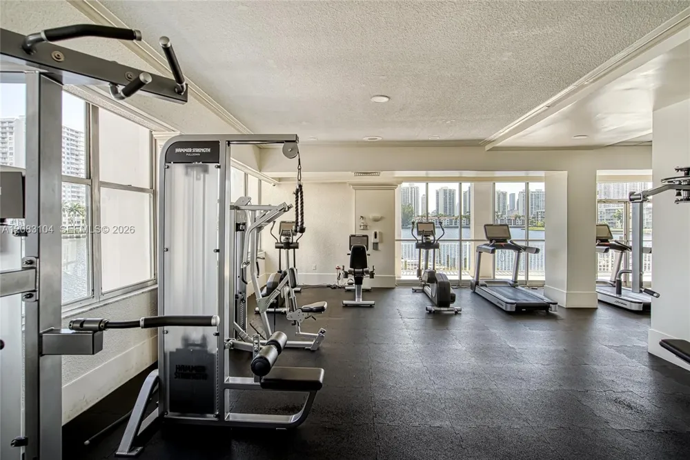 18021 Biscayne Blvd #1604 Aventura, FL 33160