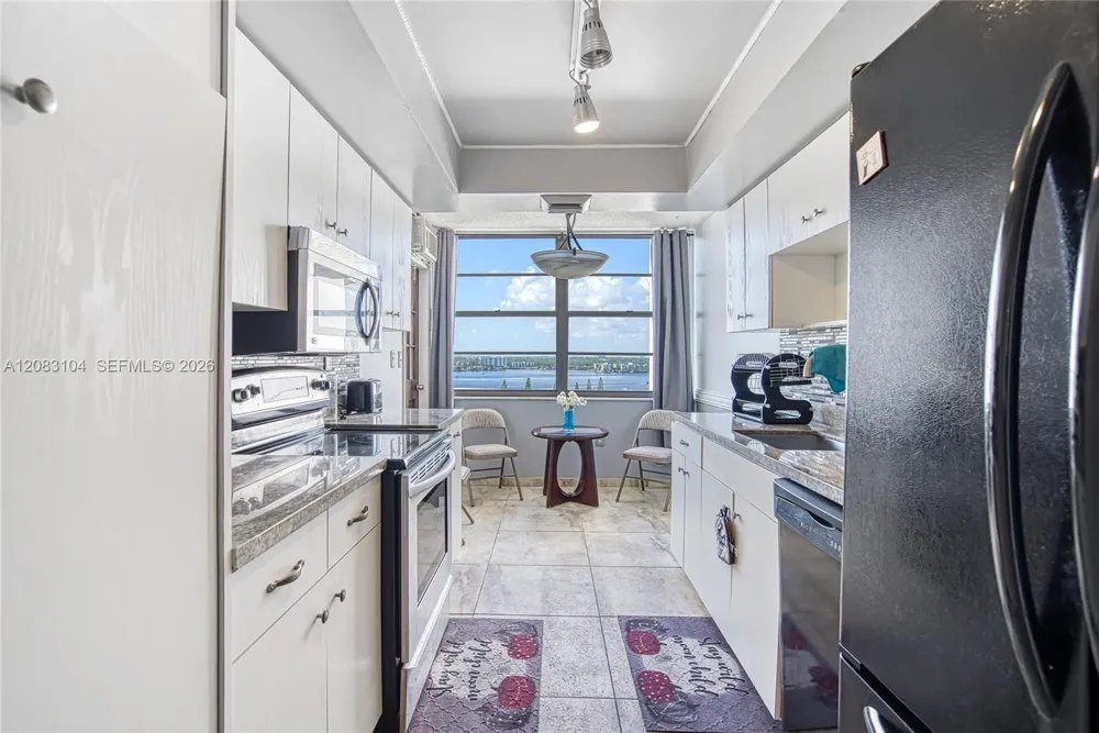 18021 Biscayne Blvd #1604 Aventura, FL 33160