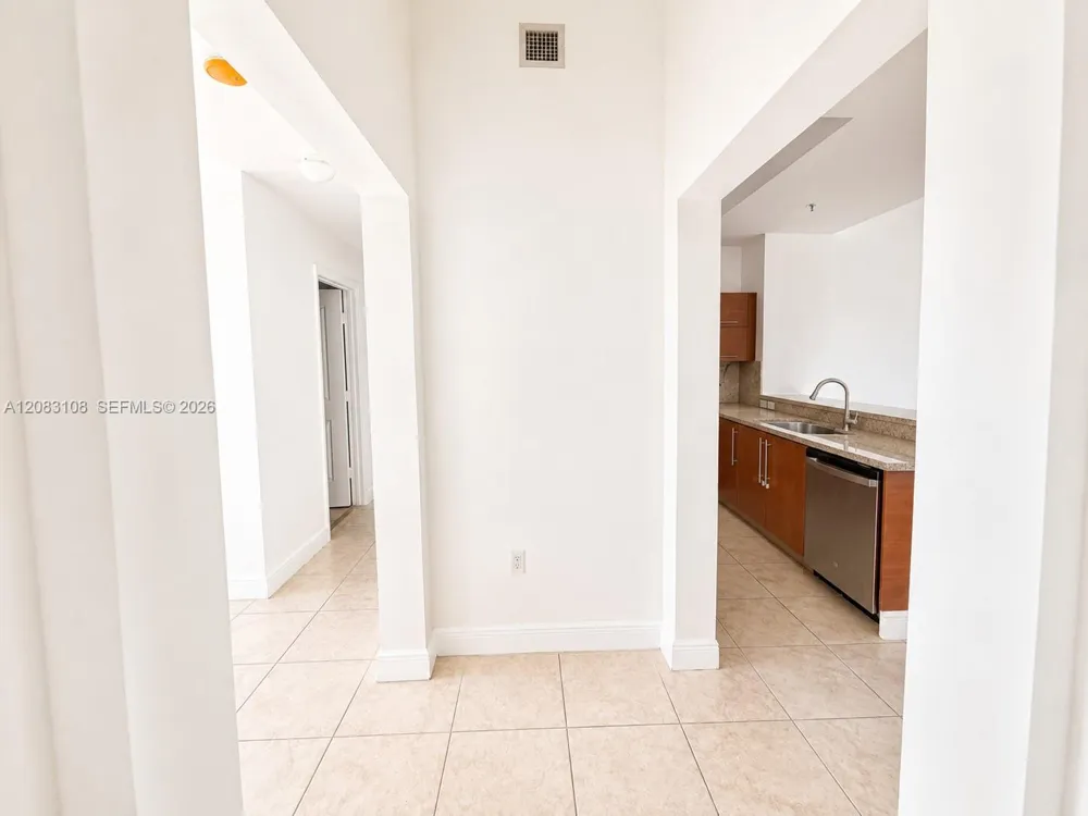 2681 Flamingo Rd #2705S Sunrise, FL 33323