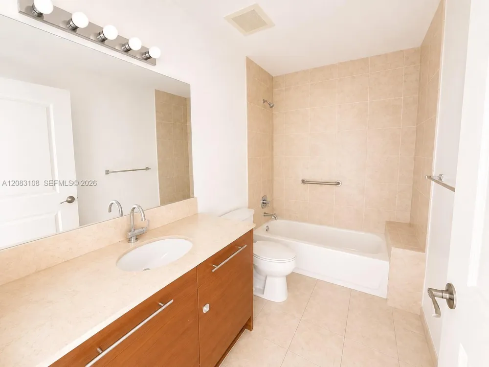2681 Flamingo Rd #2705S Sunrise, FL 33323