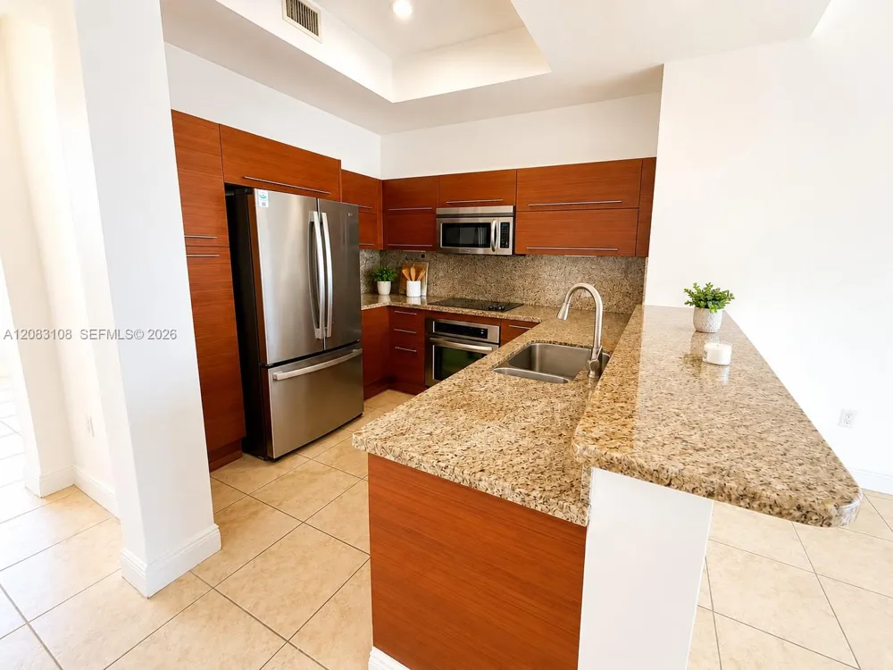 2681 Flamingo Rd #2705S Sunrise, FL 33323