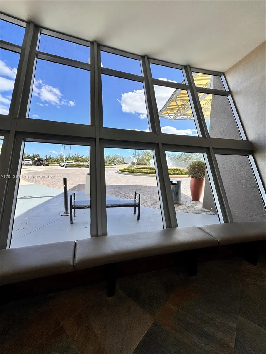 2681 Flamingo Rd #2705S Sunrise, FL 33323