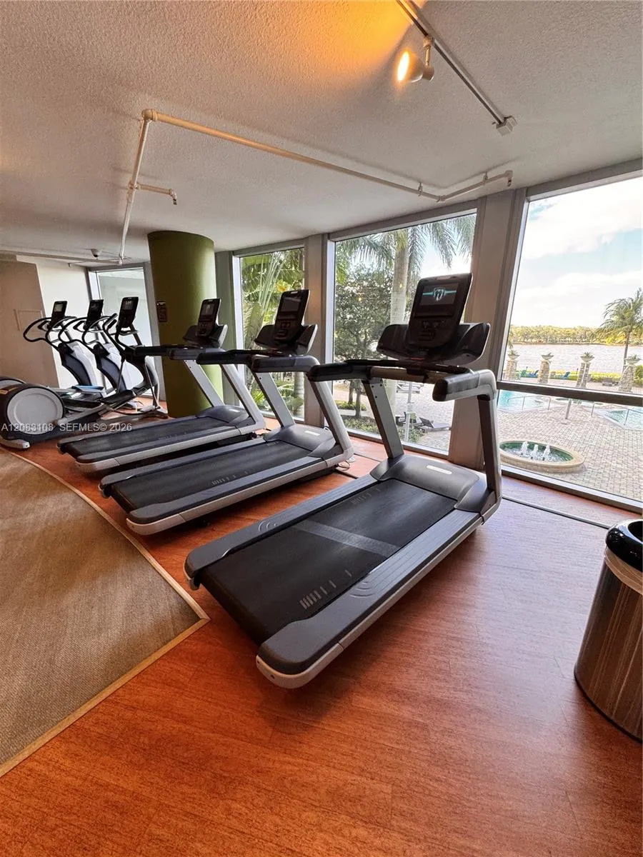 2681 Flamingo Rd #2705S Sunrise, FL 33323