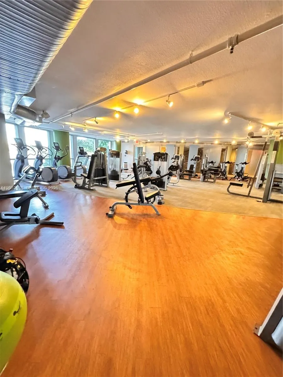 2681 Flamingo Rd #2705S Sunrise, FL 33323