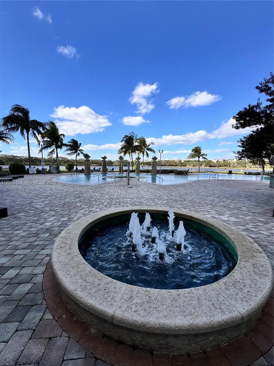 2681 Flamingo Rd #2705S Sunrise, FL 33323