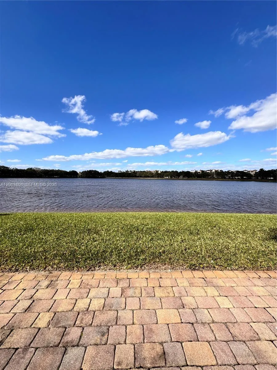 2681 Flamingo Rd #2705S Sunrise, FL 33323