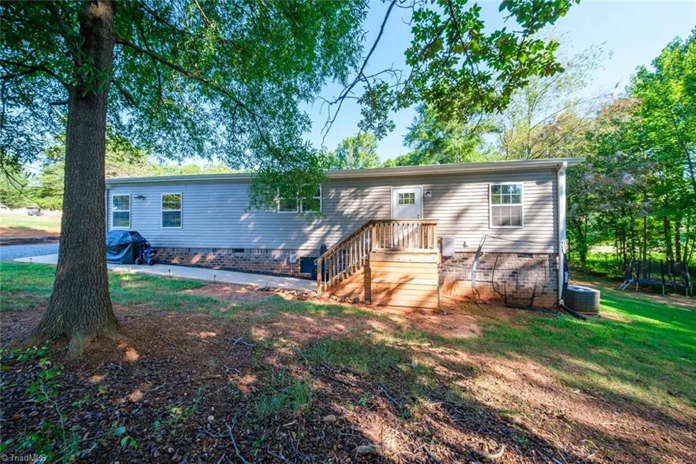 1317 Haire Road Yadkinville, NC 27055