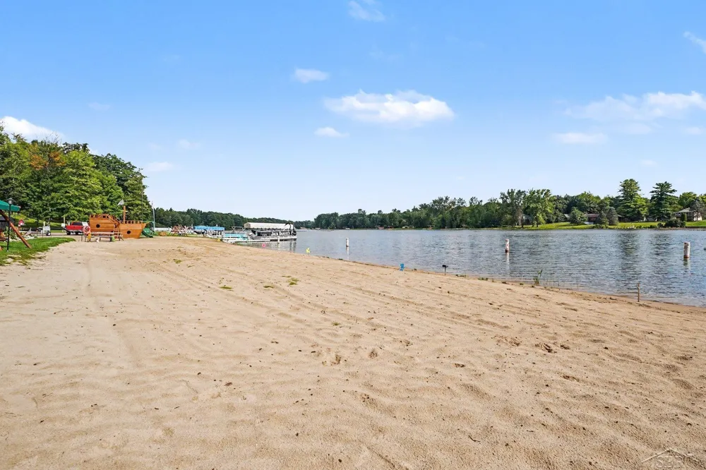 978 Timberlynn Trail Edenville Township, MI 48657