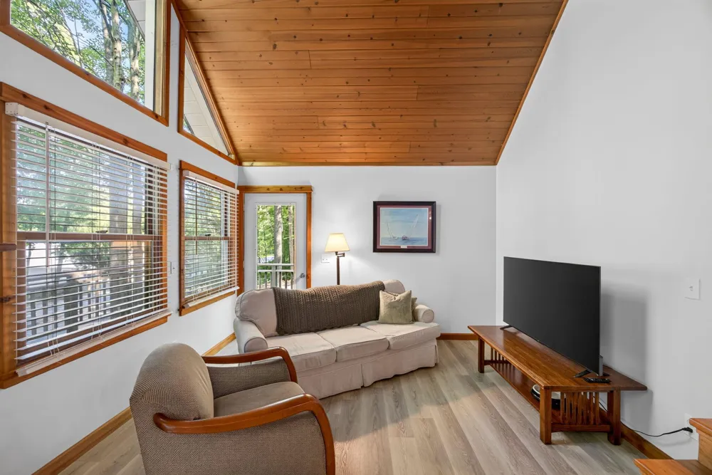 11299 Alpine Road Morton Township, MI 49346