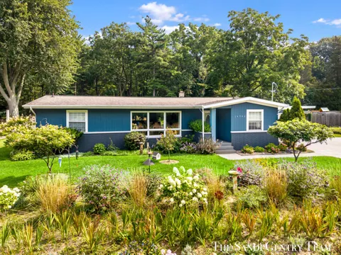 14942 Lakeshore Drive