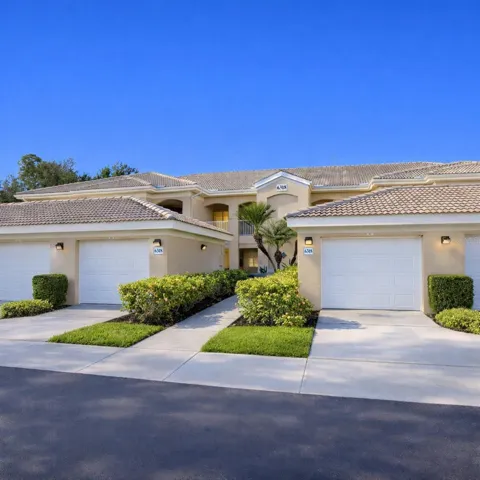 6318 GRAND OAK CIRCLE #201