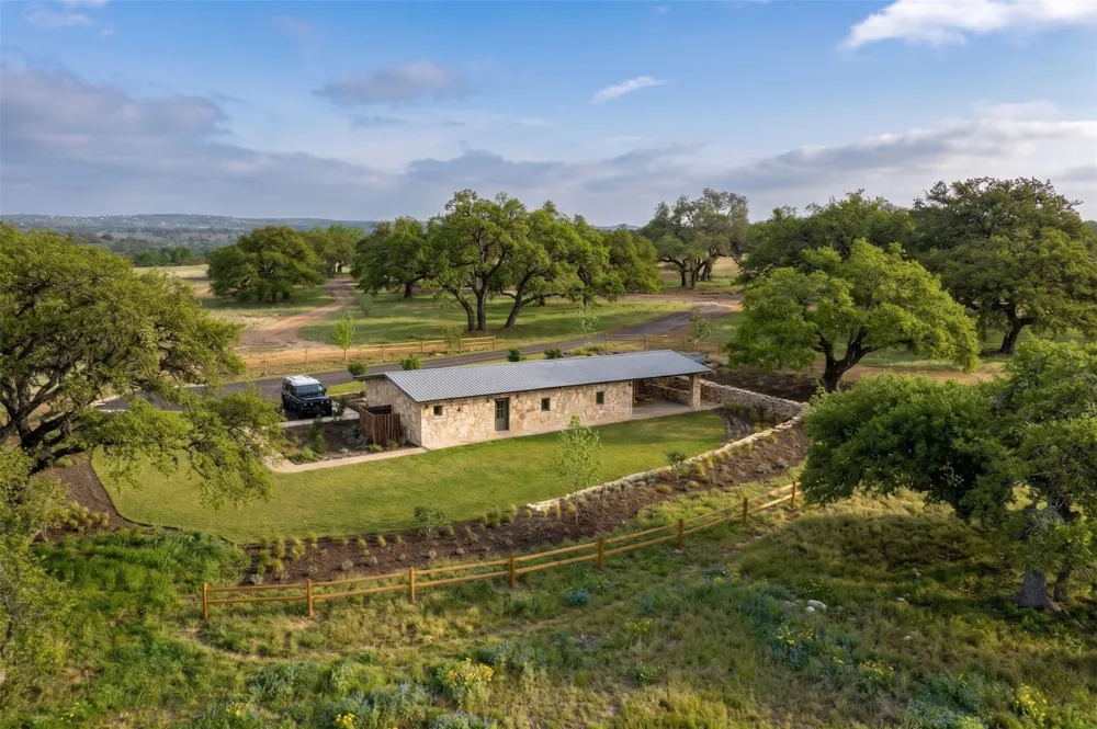 11 Maddalena Lane Dripping Springs, TX 78620