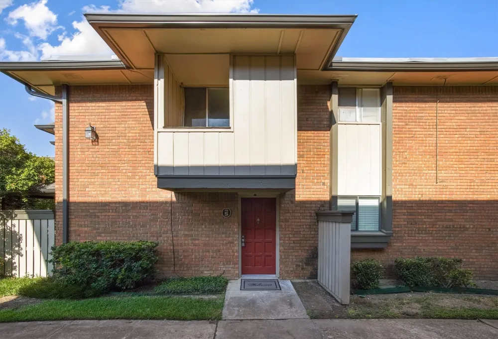 2805 Lineville Drive #105 Farmers Branch, TX 75234