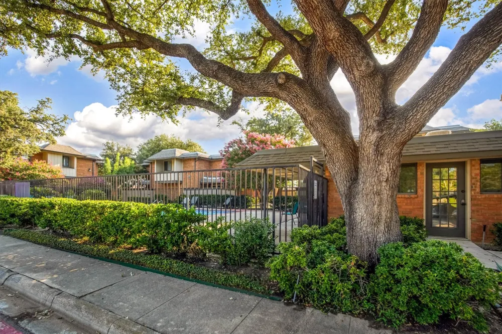 2805 Lineville Drive #105 Farmers Branch, TX 75234
