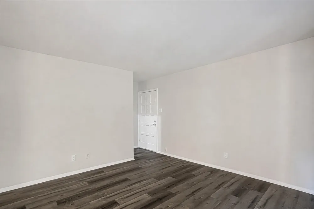 2805 Lineville Drive #105 Farmers Branch, TX 75234