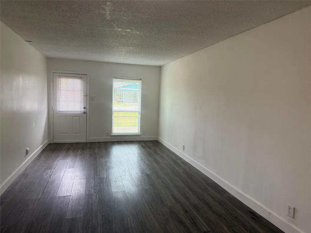 707 S 2nd Street La Porte, TX 77571
