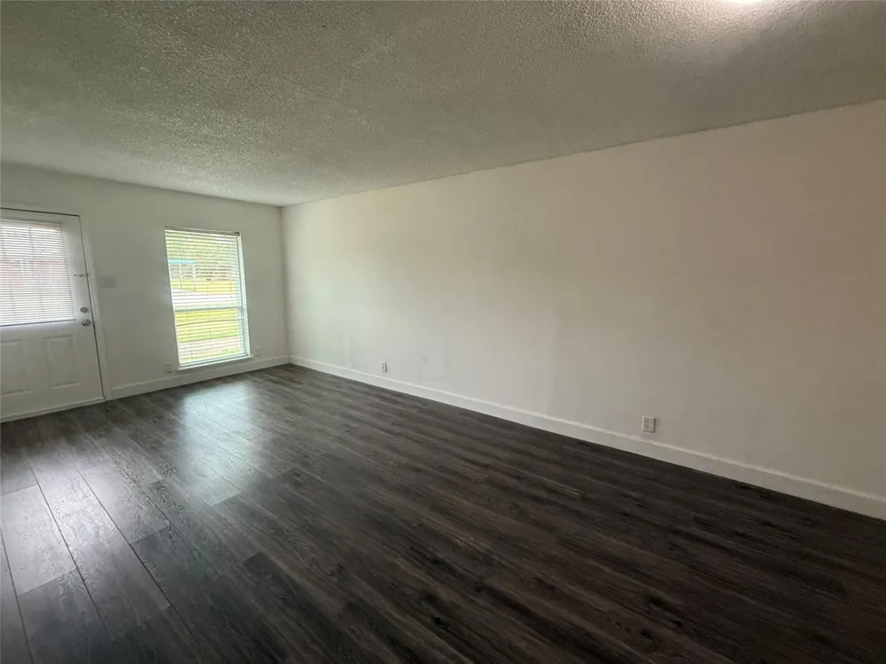 707 S 2nd Street La Porte, TX 77571