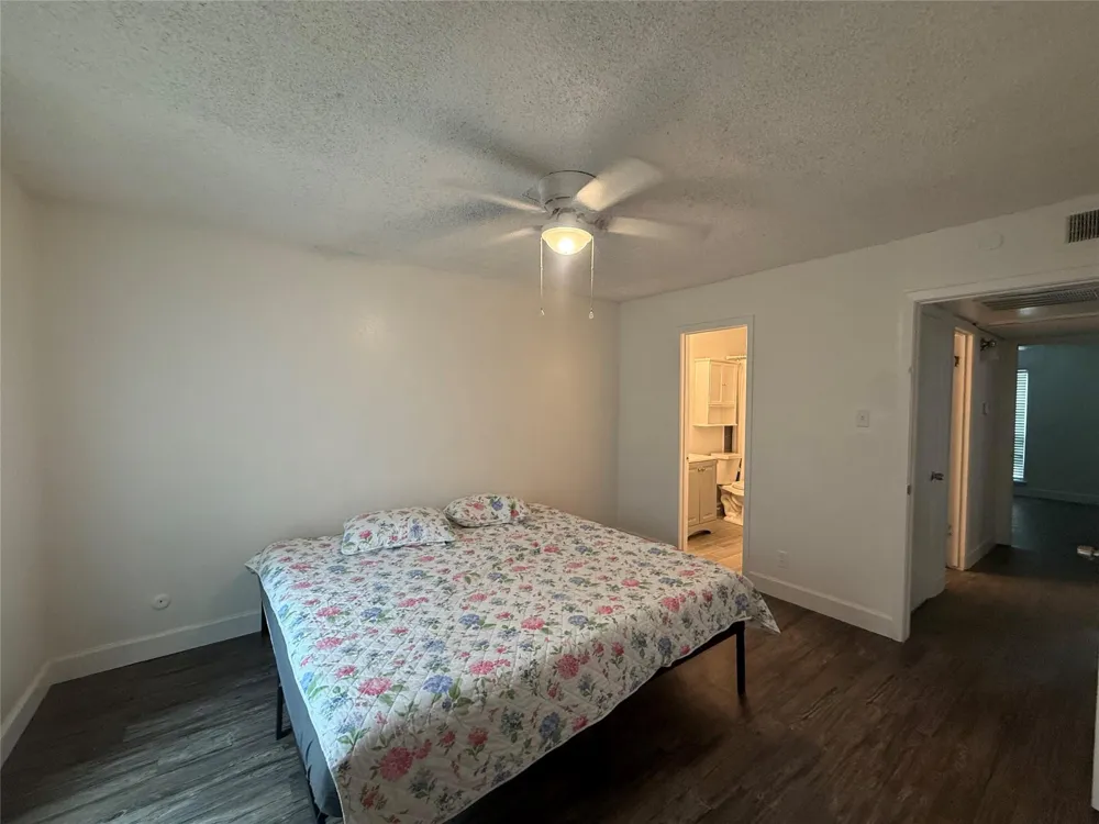 707 S 2nd Street La Porte, TX 77571