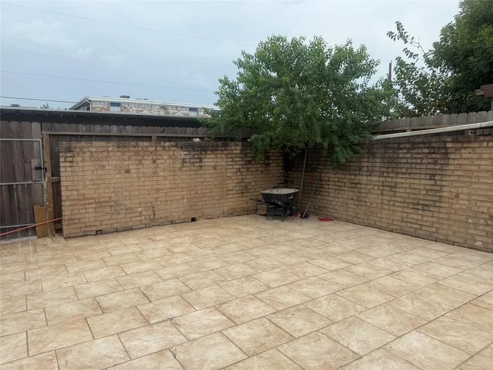 707 S 2nd Street La Porte, TX 77571