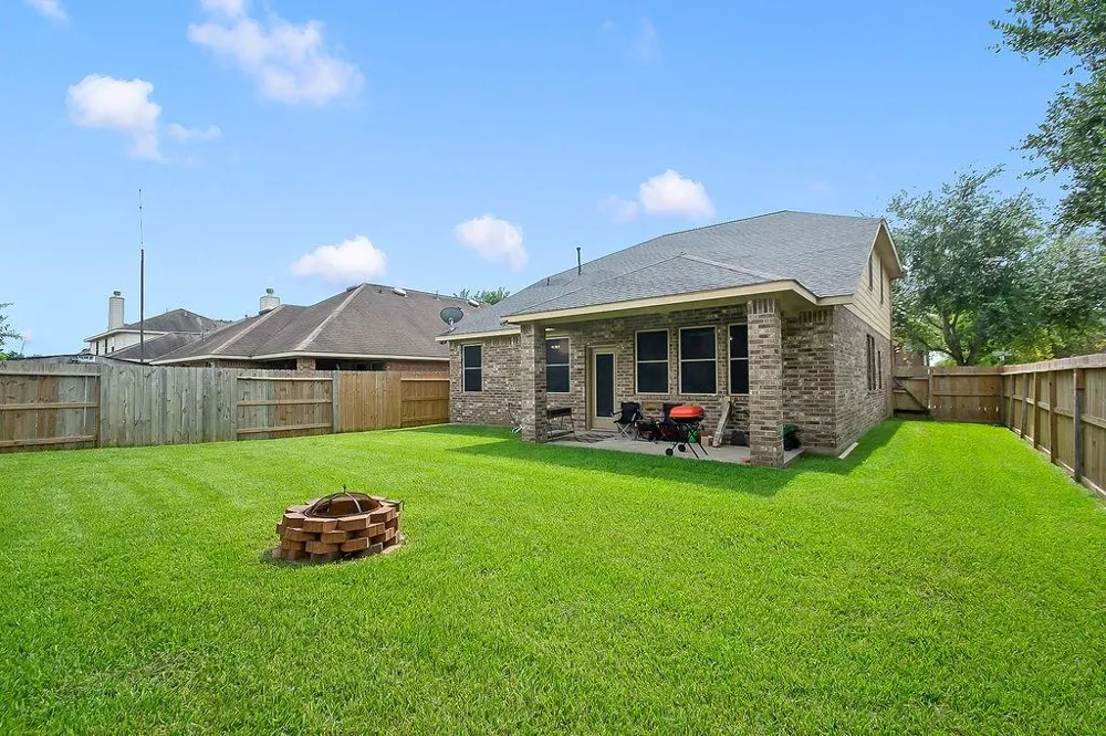 5201 Pale Sage Lane Rosharon, TX 77583