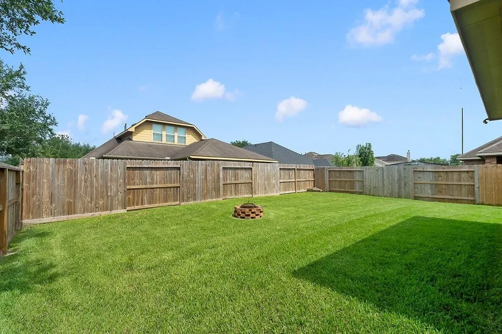 5201 Pale Sage Lane Rosharon, TX 77583