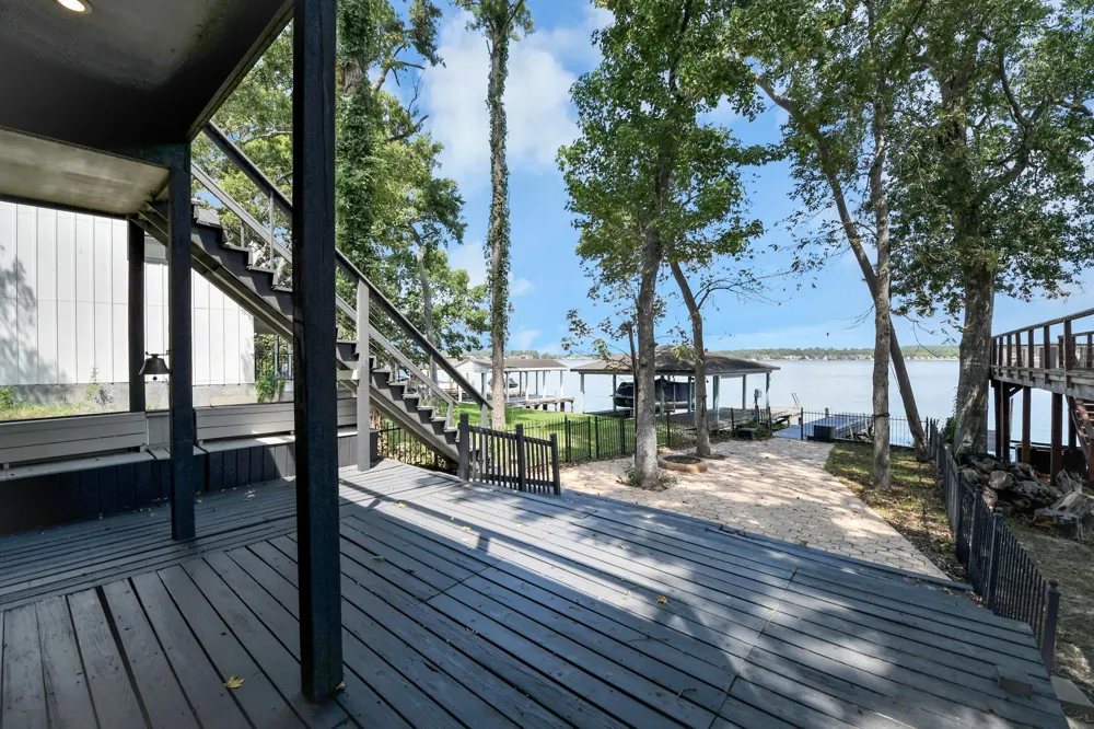 854 Lake View Drive Montgomery, TX 77356