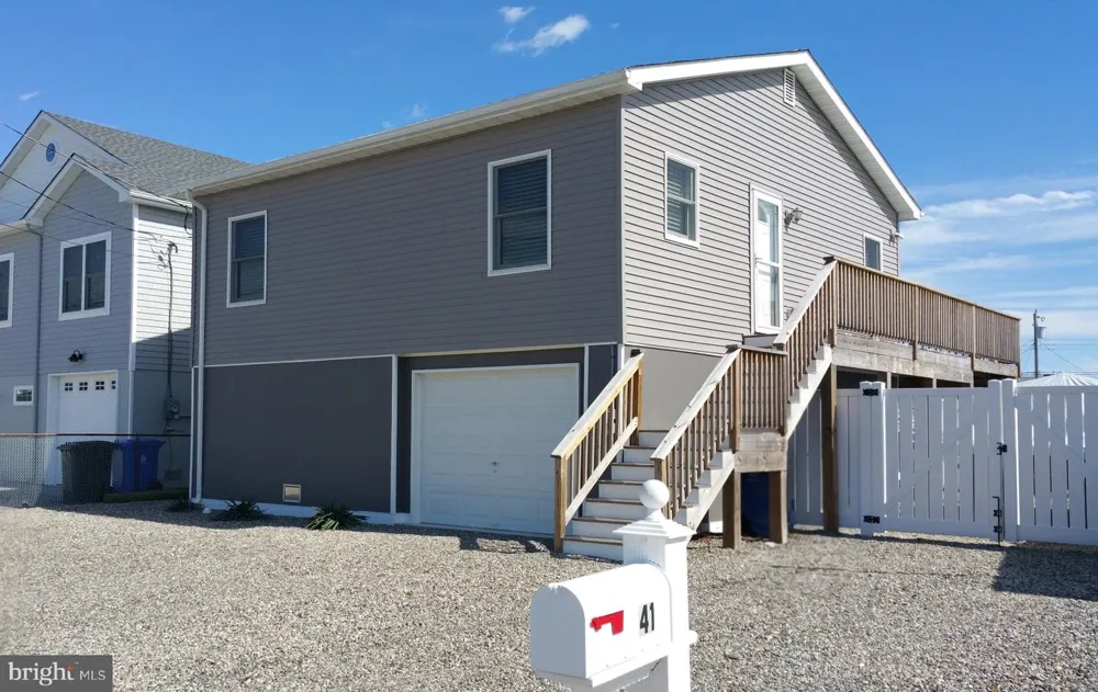 41 ALBERT DRIVE Manahawkin, NJ 08050