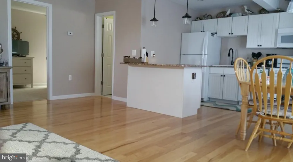 41 ALBERT DRIVE Manahawkin, NJ 08050