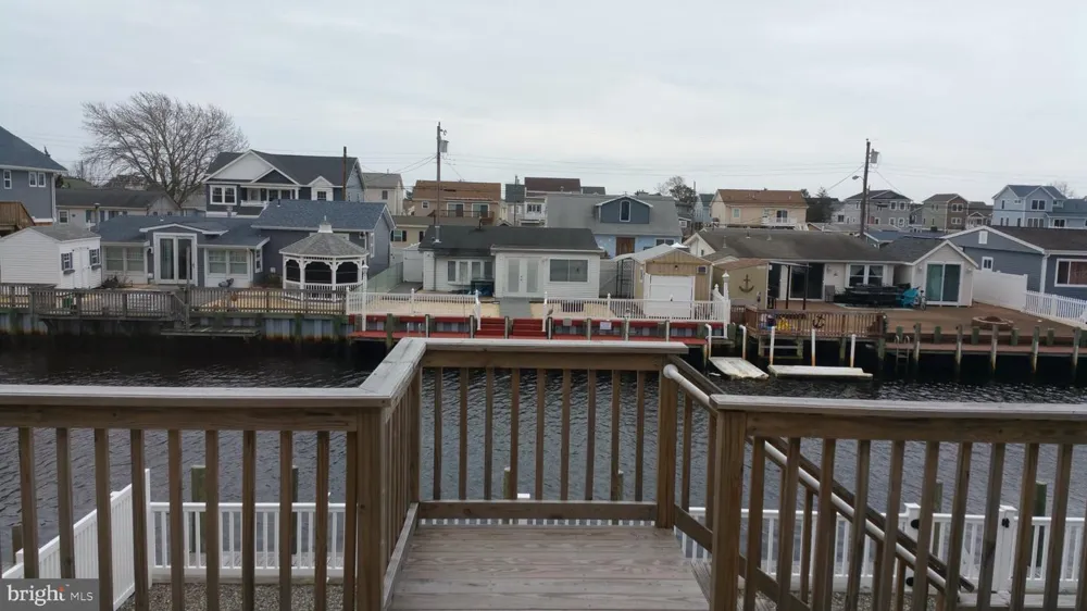 41 ALBERT DRIVE Manahawkin, NJ 08050