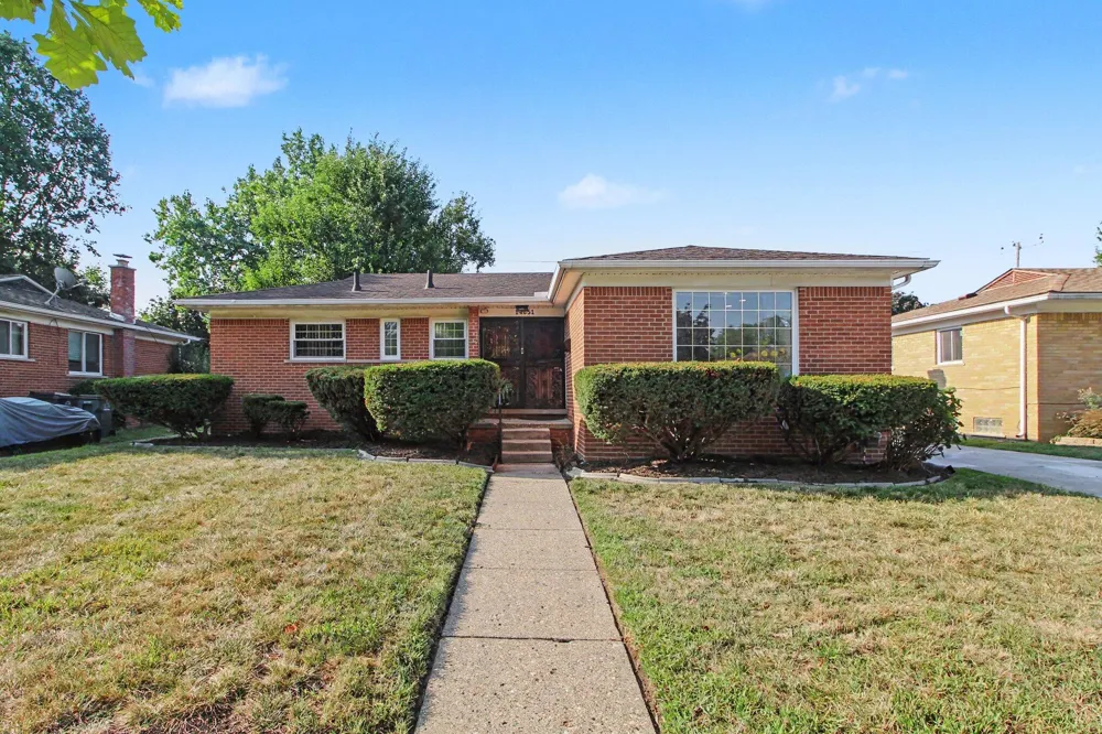 14051 Cloverdale Street Oak Park, MI 48237