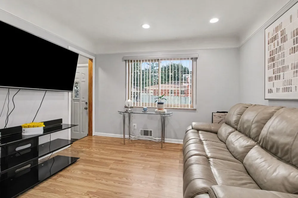 14051 Cloverdale Street Oak Park, MI 48237