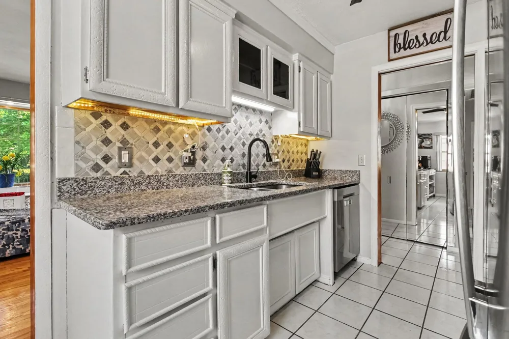 14051 Cloverdale Street Oak Park, MI 48237