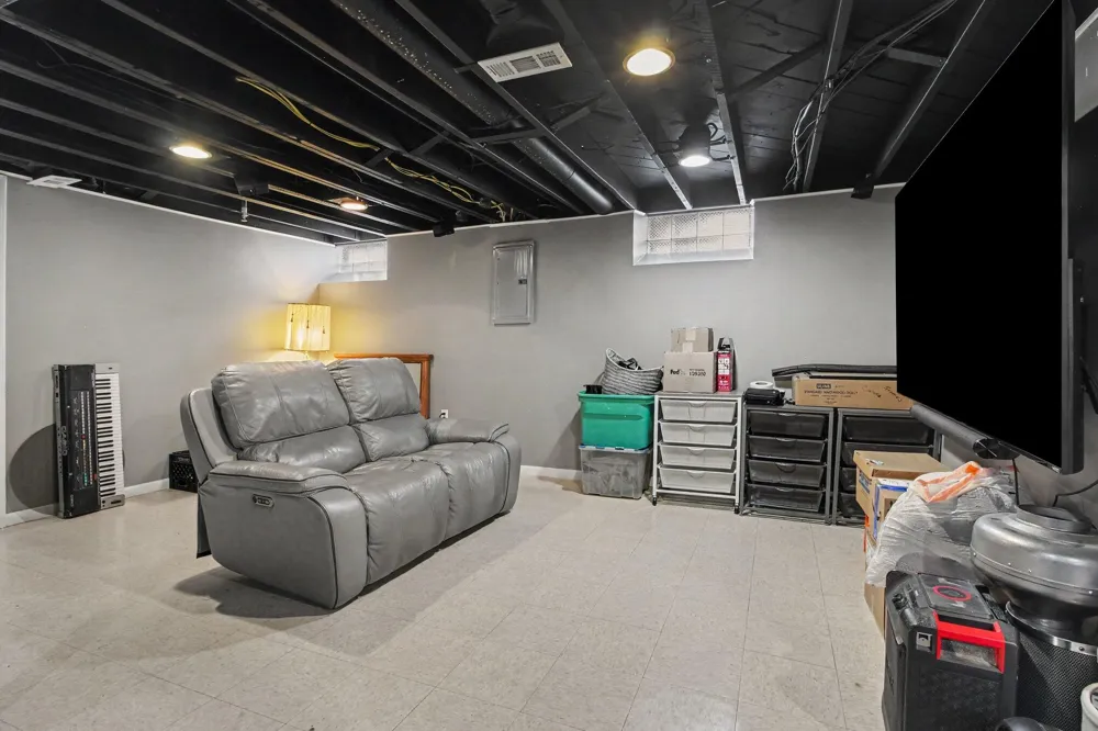 14051 Cloverdale Street Oak Park, MI 48237