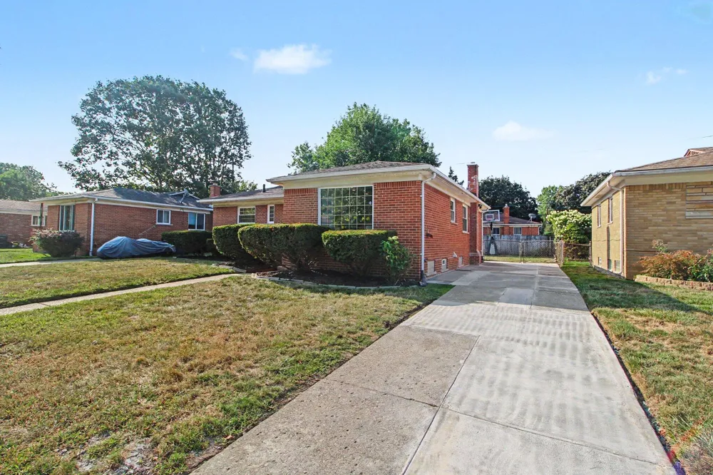 14051 Cloverdale Street Oak Park, MI 48237