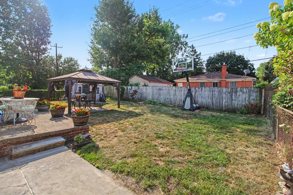 14051 Cloverdale Street Oak Park, MI 48237