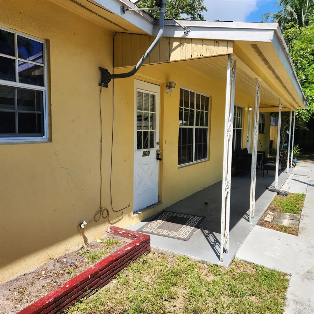 807 W LAS OLAS BOULEVARD Fort Lauderdale, FL 33312