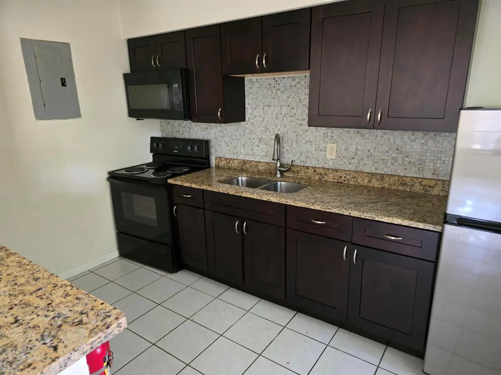 807 W LAS OLAS BOULEVARD Fort Lauderdale, FL 33312