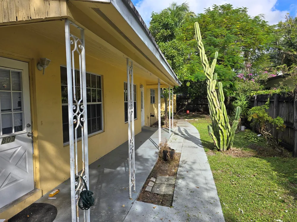 807 W LAS OLAS BOULEVARD Fort Lauderdale, FL 33312