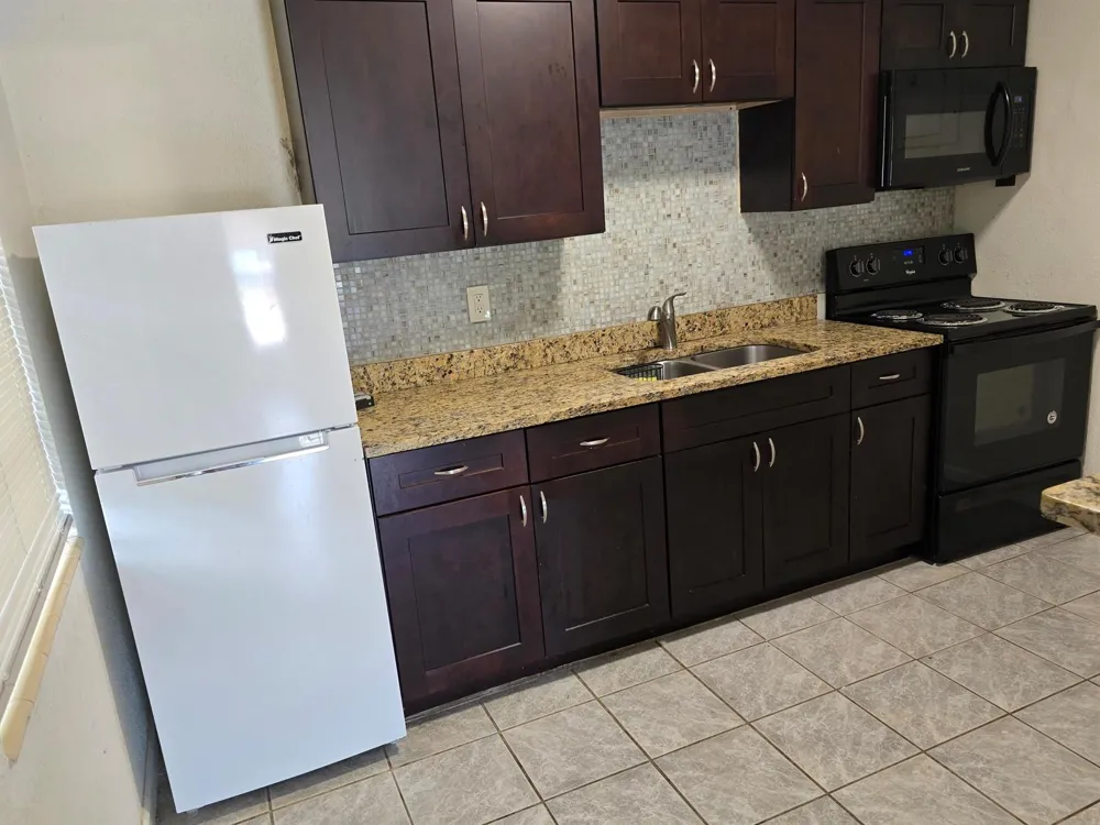 807 W LAS OLAS BOULEVARD Fort Lauderdale, FL 33312